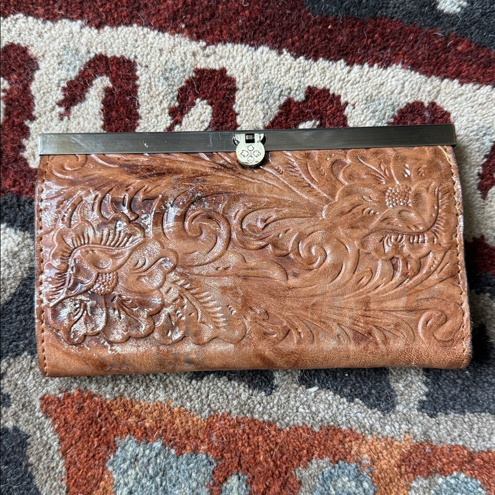 Patricia Nash Floral Embossed Tan Leather Wallet - Picture 5 of 6